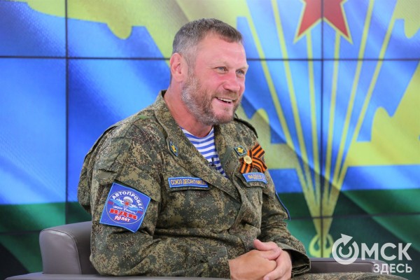 Омские десантники проехали пять тысяч километров с юбилейным автопробегом