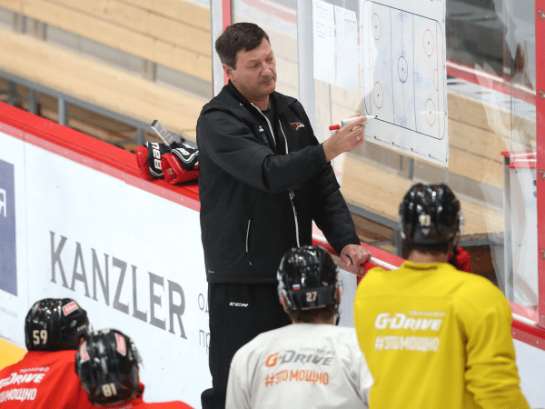 
        ПОДСЛУШАНО: «Авангард» во время эпидемии. Продолжаем тренировки (ФОТО+ВИДЕО)
      