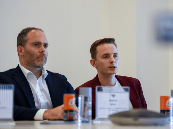 
        «Каждый должен заслужить место в составе первой команды». Пресс-конференция руководства ХК «Авангард»
      