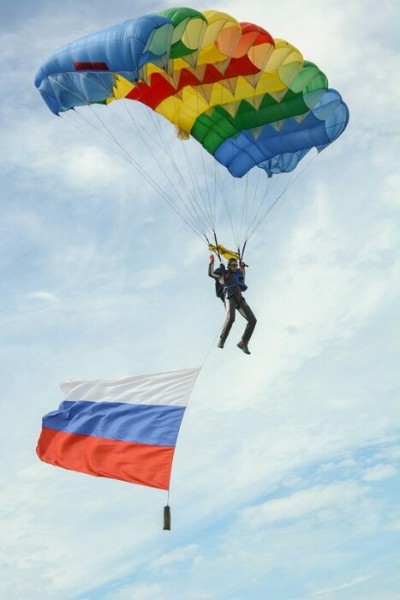 Упасть вверх. Где в Омске совершить прыжок с парашютом