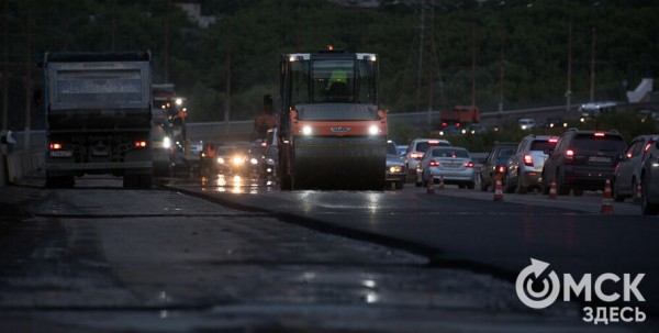 На Октябрьском мосту спешно завершается ремонт