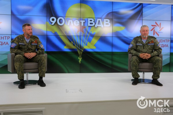 Омские десантники проехали пять тысяч километров с юбилейным автопробегом