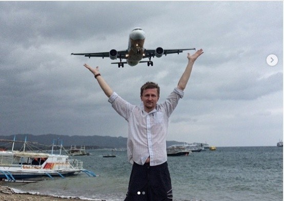 Путешествует и кормит кота черной икрой: что известно о новом замминистра экологии 