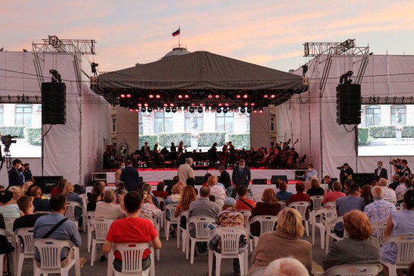 Новое звание Омска отметили внезапным салютом 