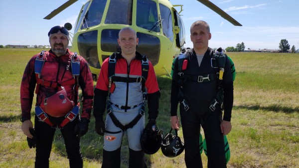 Упасть вверх. Где в Омске совершить прыжок с парашютом