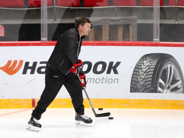 
        Новый тренер «Авангарда». Константин Шафранов о своих задачах в команде (ВИДЕО)
      