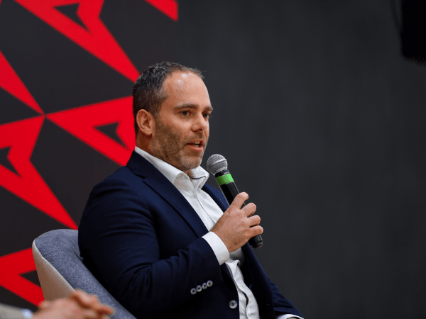 Флаг «Авангарда» установлен на стройплощадке «Арены Омск»
Флаг «Авангарда» установлен на стройплощадке «Арены Омск»