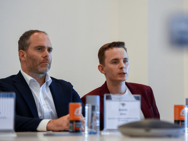 
        «Наша задача — вернуть «Авангард» в Омск к сентябрю 2022 года». Официальное открытие стройки арены (ВИДЕО)
      