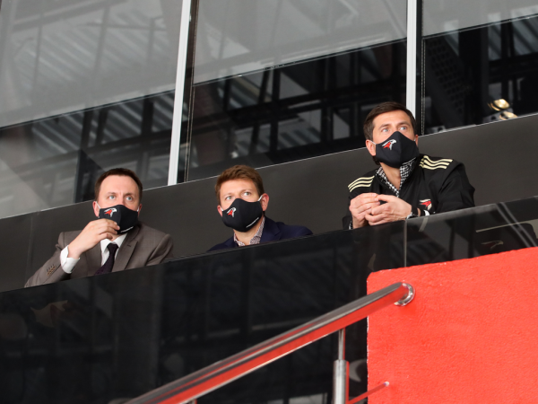 
        ПОДСЛУШАНО: как «Авангард» начал подготовку к сезону (ФОТО+ВИДЕО)
      