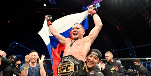 "Перед боем даже не мог нормально ходить". Путь Петра Яна к поясу UFC