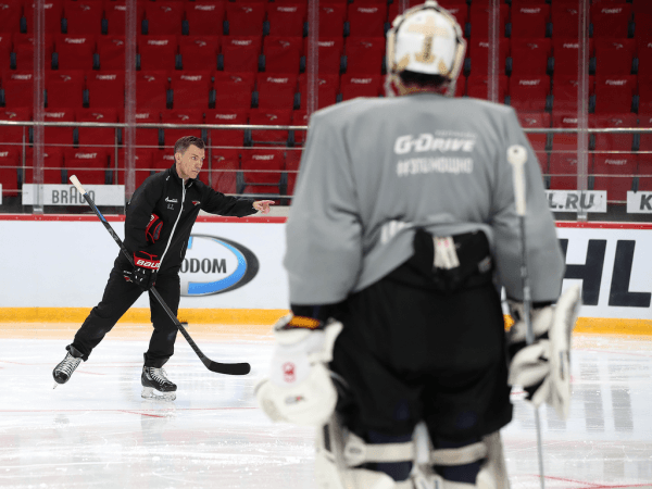 
        ПОДСЛУШАНО: как «Авангард» начал подготовку к сезону (ФОТО+ВИДЕО)
      