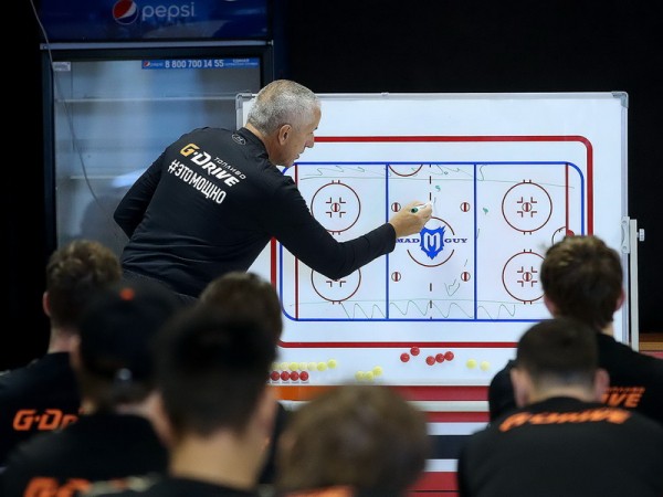 Боб Хартли: «Нам важно сплотиться, стать семьей и научиться работать вместе»
Боб Хартли: «Нам важно сплотиться, стать семьей и научиться работать вместе»