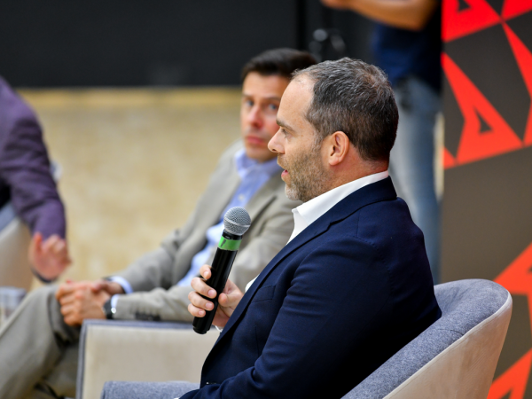 
        «Каждый должен заслужить место в составе первой команды». Пресс-конференция руководства ХК «Авангард»
      