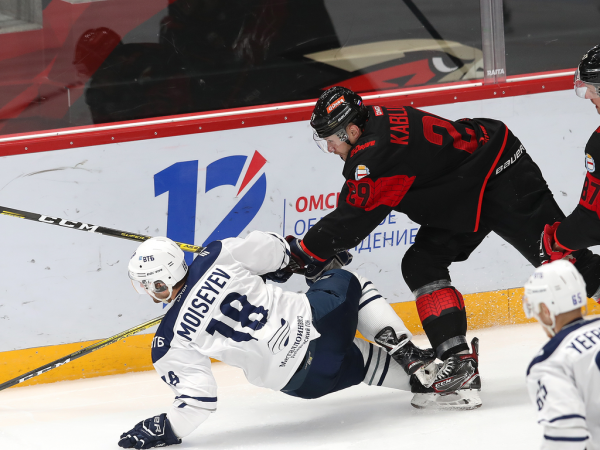 
        Хоккей вернулся! Как «Авангард» выиграл первый предсезонный матч у «Динамо»
      