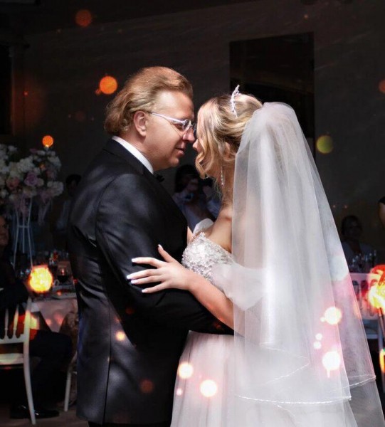 53-летний певец Роман Жуков женился: свадьба гремела два дня