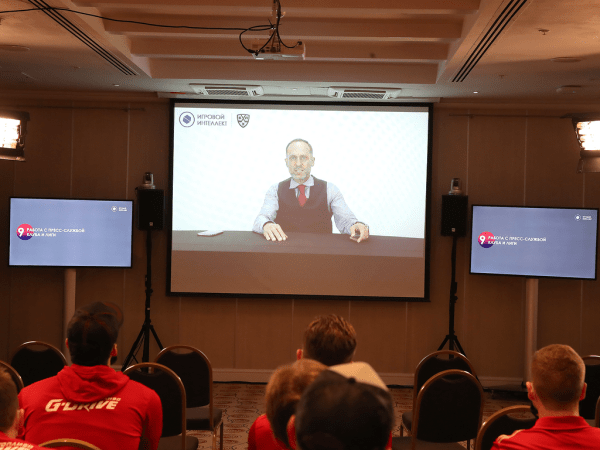 
        Третий мастер-класс программы «Игровой интеллект»: как хоккеистам общаться с прессой (ФОТО+ВИДЕО)
      