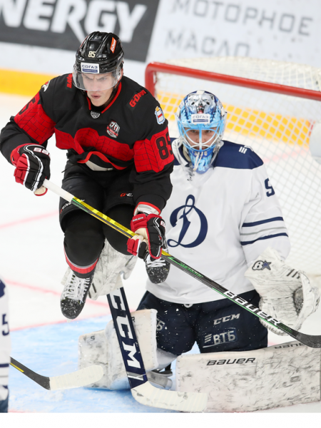 
        Хоккей вернулся! Как «Авангард» выиграл первый предсезонный матч у «Динамо»
      