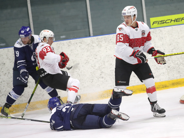 
        Полный разгром в Новогорске! Как «Авангард» одержал победу над «Динамо»
      