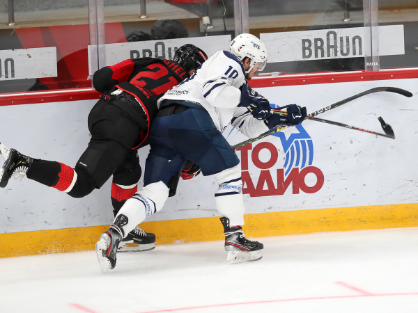 
        Хоккей вернулся! Как «Авангард» выиграл первый предсезонный матч у «Динамо»
      