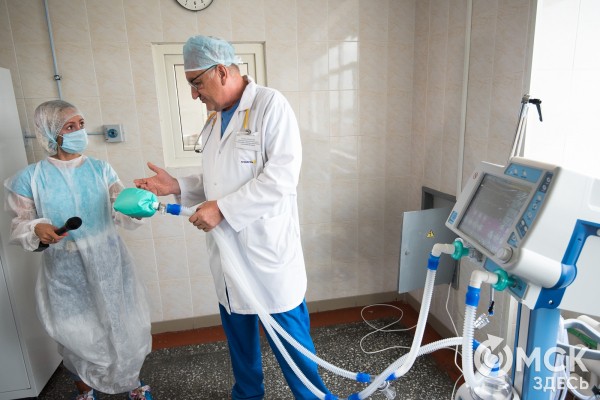 "Они спасают, когда человек не может дышать". В Омск поступили новые аппараты ИВЛ