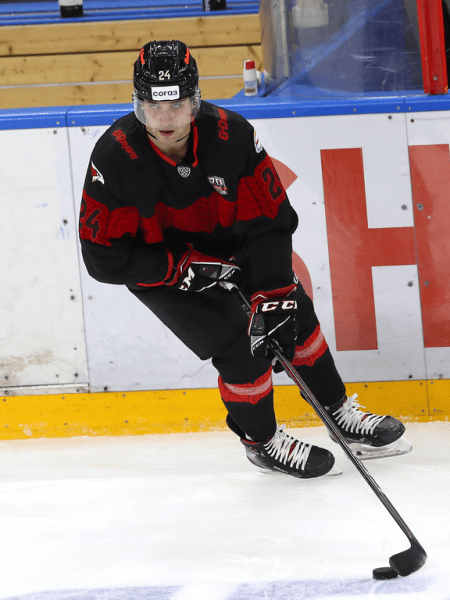 
        Вторая волевая победа в Питере! Как «Авангард» разобрался с «Северсталью»
      