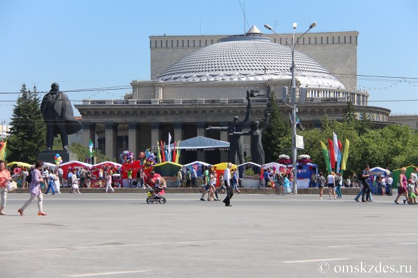 День города в изоляции. Как российские миллионники отмечают праздник