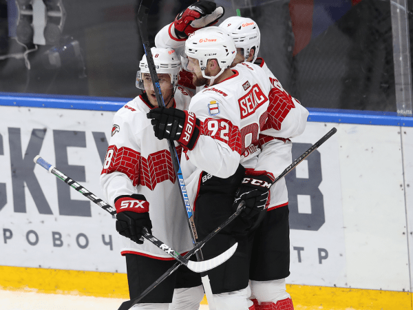 
        «Мы будем гнуть свою линию». Хартли, Семёнов и Буше после победы над СКА
      