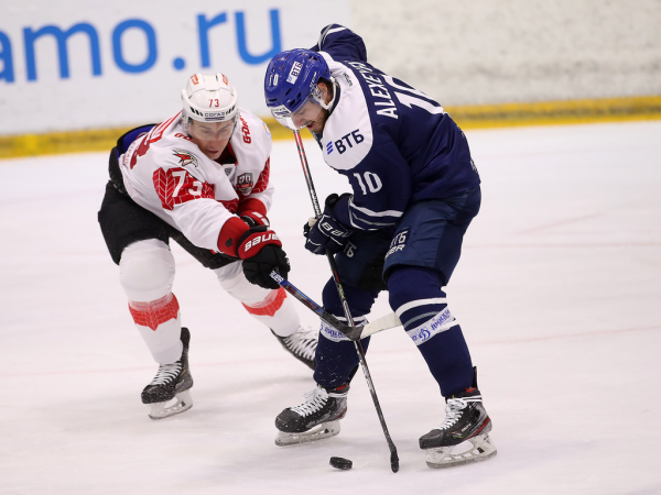 «Вся команда в конкуренции». Хартли, Чинахов и Хохлачёв о разгромной победе над «Динамо» во второй игре предсезонки
«Вся команда в конкуренции». Хартли, Чинахов и Хохлачёв о разгромной победе над «Динамо» во второй игре предсезонки