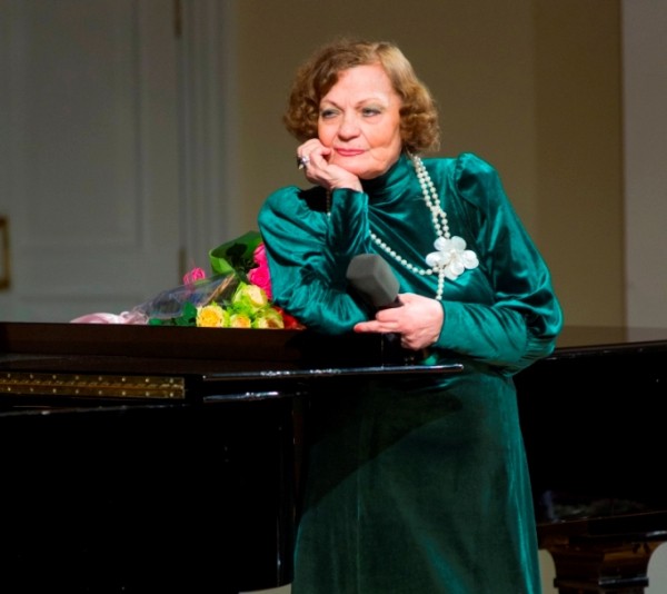 Алла Енина: "В современном мире жить проще, а это губит инициативу" Алла Енина: "В современном мире жить проще, а это губит инициативу"