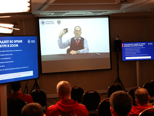 
        Третий мастер-класс программы «Игровой интеллект»: как хоккеистам общаться с прессой (ФОТО+ВИДЕО)
      