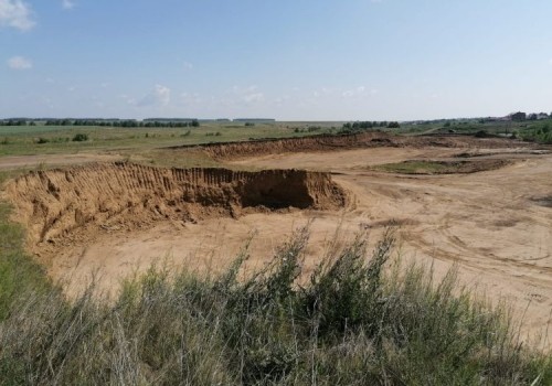 Калачинское ДРСУ-6 принуждает предпринимателя уничтожить пруд вместе с рыбой. Зачем?