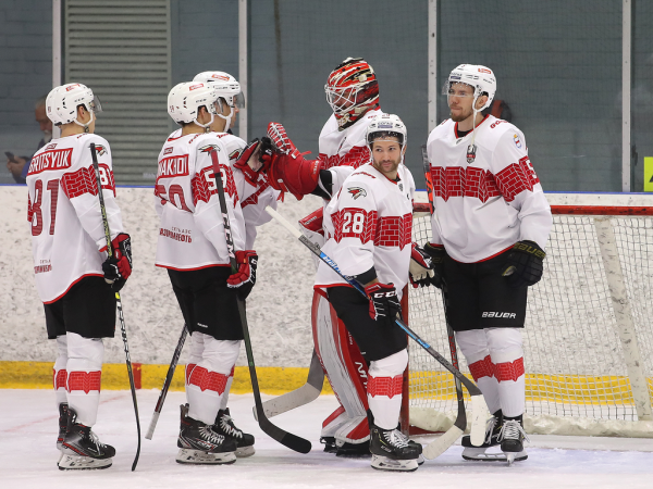 
        Полный разгром в Новогорске! Как «Авангард» одержал победу над «Динамо»
      