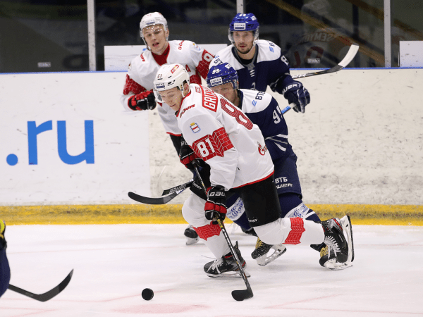 
        Полный разгром в Новогорске! Как «Авангард» одержал победу над «Динамо»
      