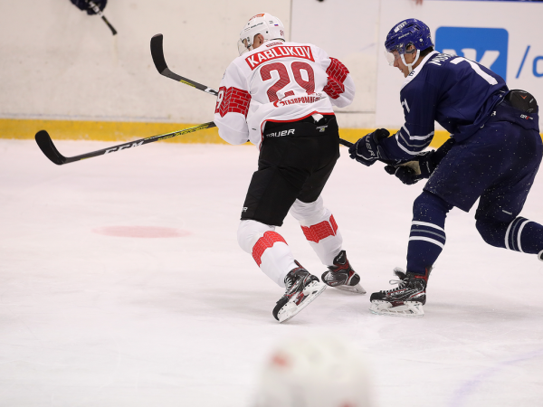 
        Полный разгром в Новогорске! Как «Авангард» одержал победу над «Динамо»
      