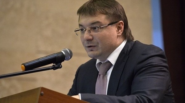 Омский министр экономики Сергей Высоцкий увольняется и переезжает в Москву Омский министр экономики Сергей Высоцкий увольняется и переезжает в Москву