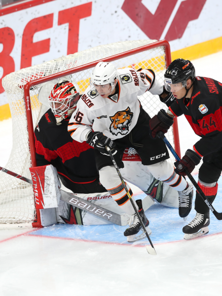 
        Четвёртая победа на предсезонке! Как «Авангард» оказался сильнее «Амура»
      