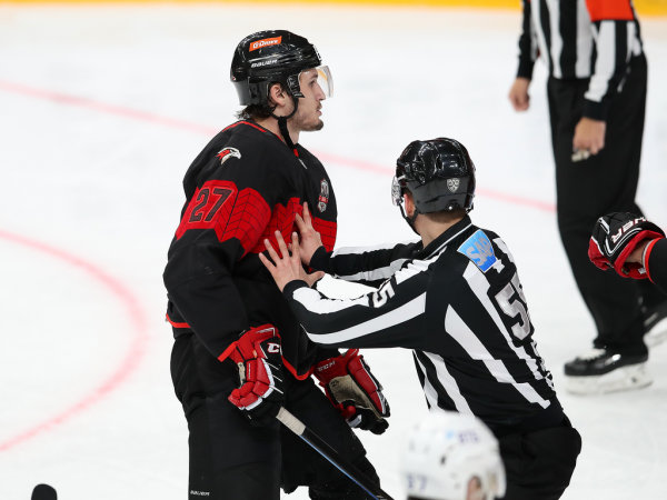 «Авангард» - «Динамо» Москва 5:4. Товарищеский матч (ВИДЕО)
«Авангард» - «Динамо» Москва 5:4. Товарищеский матч (ВИДЕО)