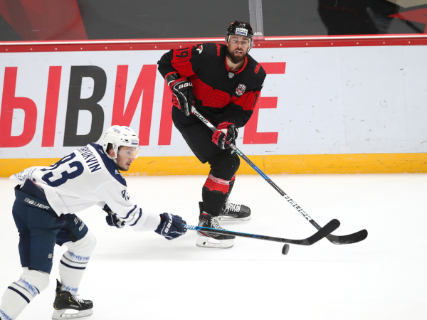 
        Хоккей вернулся! Как «Авангард» выиграл первый предсезонный матч у «Динамо»
      