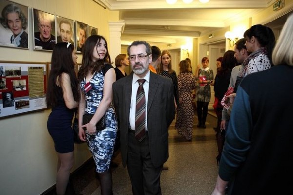 Столичные гости превратили Омский театр драмы в настоящий Бродвей