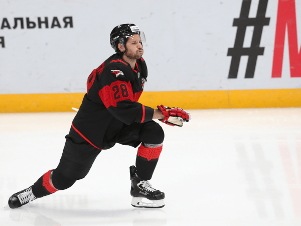 
        Хоккей вернулся! Как «Авангард» выиграл первый предсезонный матч у «Динамо»
      