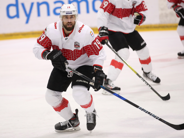 «Вся команда в конкуренции». Хартли, Чинахов и Хохлачёв о разгромной победе над «Динамо» во второй игре предсезонки
«Вся команда в конкуренции». Хартли, Чинахов и Хохлачёв о разгромной победе над «Динамо» во второй игре предсезонки