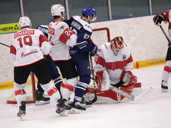 «Вся команда в конкуренции». Хартли, Чинахов и Хохлачёв о разгромной победе над «Динамо» во второй игре предсезонки
«Вся команда в конкуренции». Хартли, Чинахов и Хохлачёв о разгромной победе над «Динамо» во второй игре предсезонки