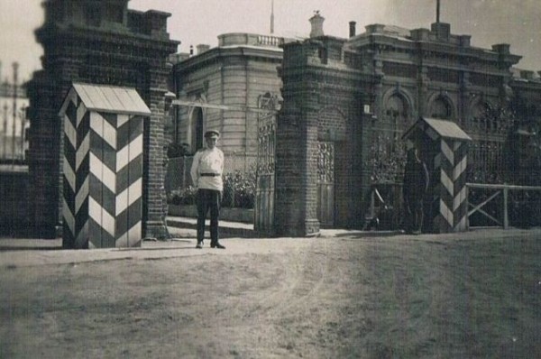 Последний месяц лета. Кто погиб при взрыве в резиденции адмирала Колчака