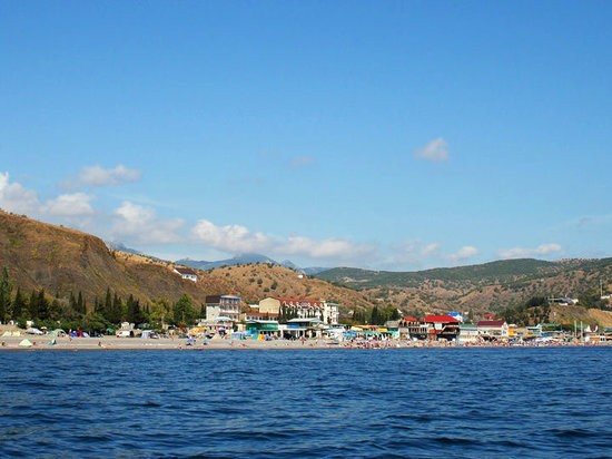 «Читал мораль без трусов»: отдыхающих в Крыму осаждают наглые нудисты