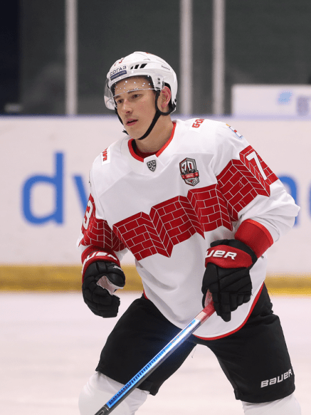 «Вся команда в конкуренции». Хартли, Чинахов и Хохлачёв о разгромной победе над «Динамо» во второй игре предсезонки
«Вся команда в конкуренции». Хартли, Чинахов и Хохлачёв о разгромной победе над «Динамо» во второй игре предсезонки