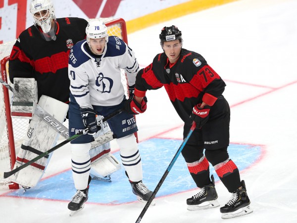 
        Хоккей вернулся! Как «Авангард» выиграл первый предсезонный матч у «Динамо»
      