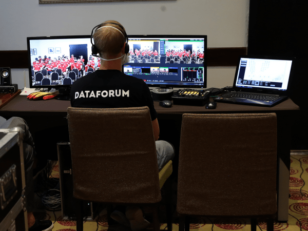 
        Третий мастер-класс программы «Игровой интеллект»: как хоккеистам общаться с прессой (ФОТО+ВИДЕО)
      