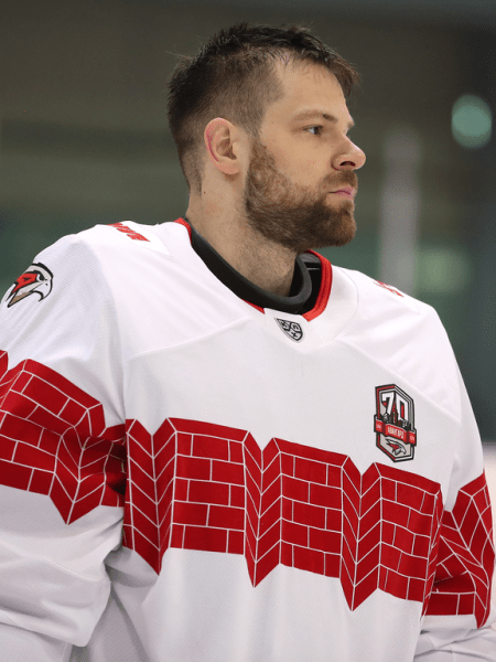 
        Полный разгром в Новогорске! Как «Авангард» одержал победу над «Динамо»
      