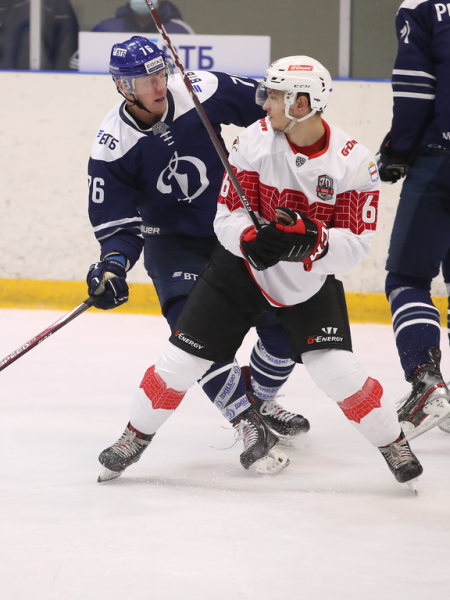 
        Полный разгром в Новогорске! Как «Авангард» одержал победу над «Динамо»
      