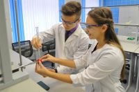 В Омской области учителя получат дополнительные выплаты